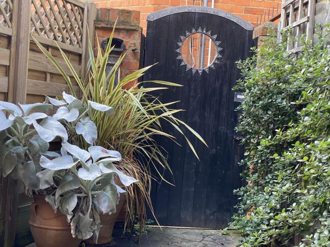 Deluxe Three Bed Bnb In Henley-On-Thames Near Station River & Town Centre Dış mekan fotoğraf