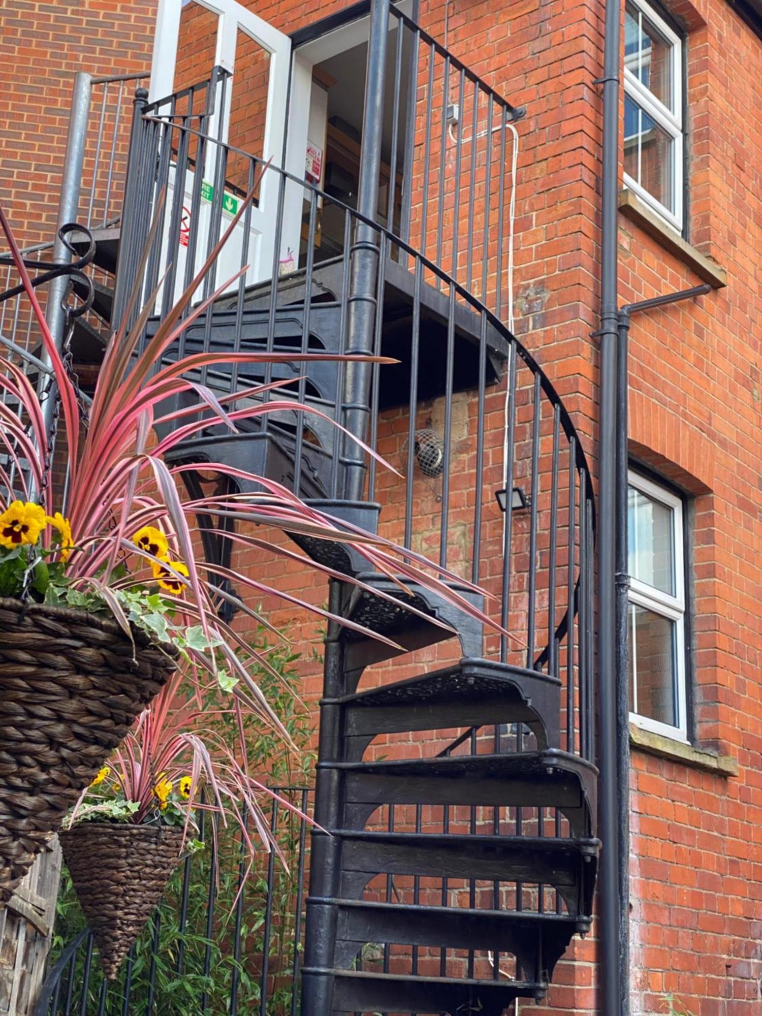 Deluxe Three Bed Bnb In Henley-On-Thames Near Station River & Town Centre Dış mekan fotoğraf